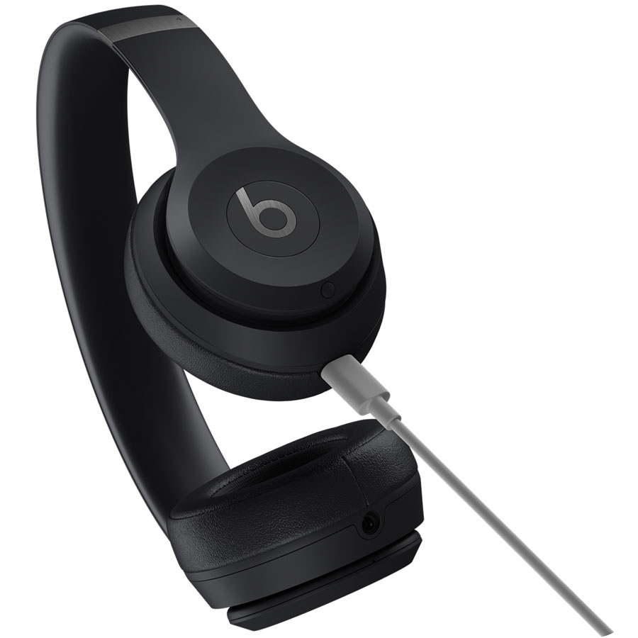 USB-C 充電ケーブル付きの Beats Solo 4 ヘッドフォン